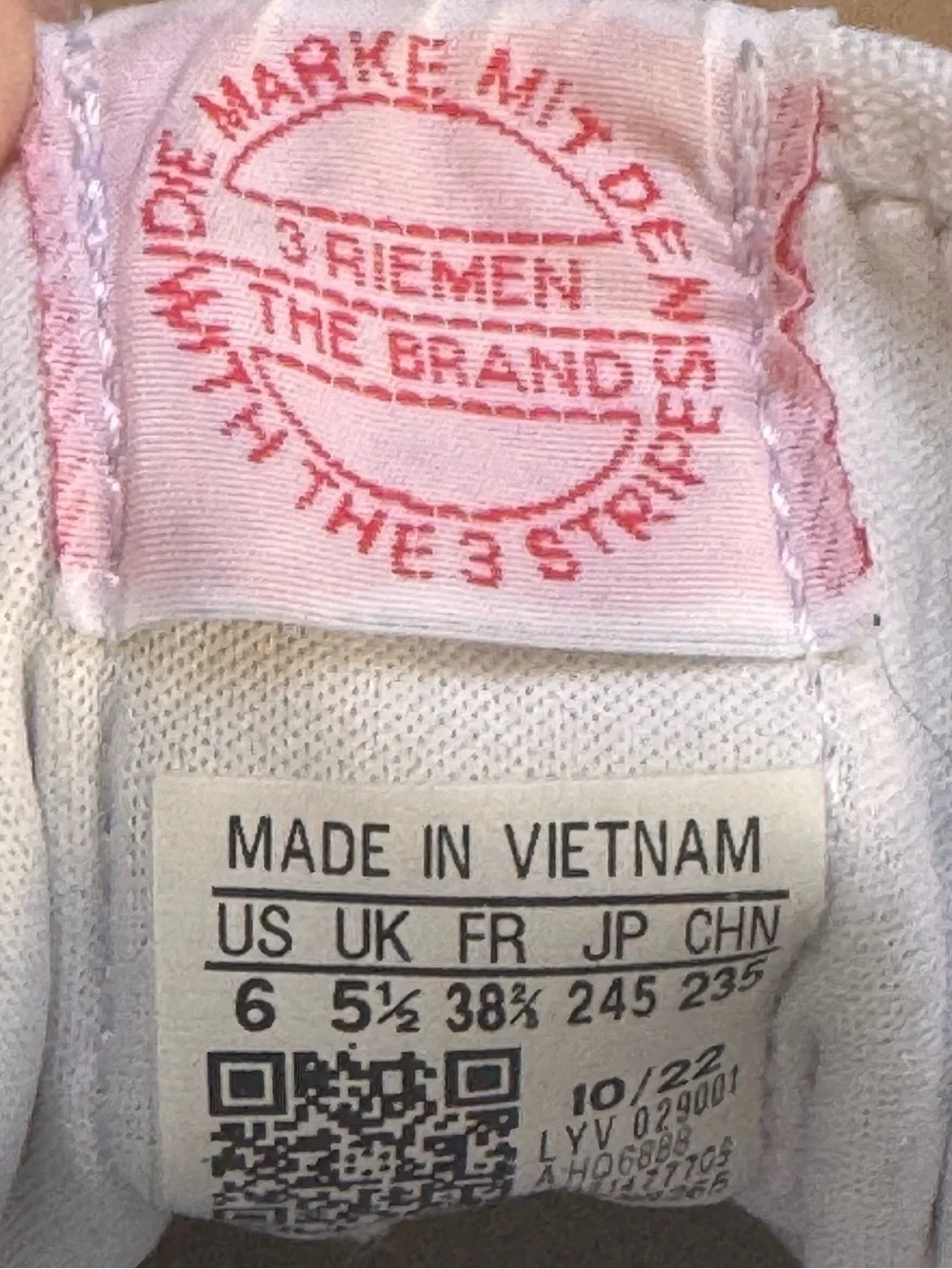 Adidas x Hello Kitty Nizza Platform Junior Hello Kitty & Friends Sneaker Y6/W7.5 - Picture 7 of 7